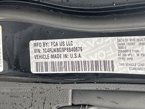 Used 2023 Jeep Grand Cherokee L Limited image 33