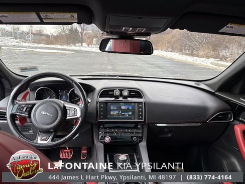 Used 2018 Jaguar F-PACE S image 11