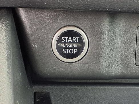 Used 2023 Nissan Rogue S FWD image 10