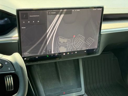 Used 2023 Tesla Model X image 36