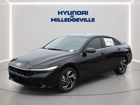 New 2026 Hyundai Elantra Limited FWD image 1