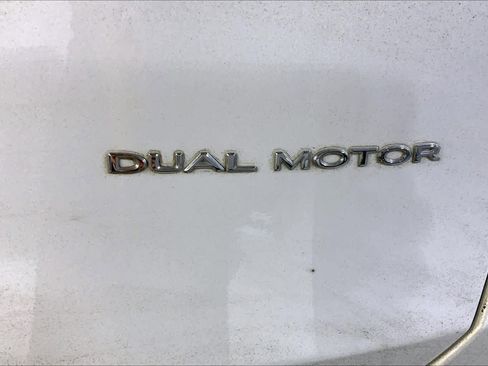 Used 2023 Tesla Model Y AWD image 9