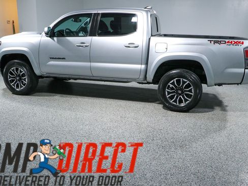 Used 2023 Toyota Tacoma TRD Sport AWD/4WD image 10