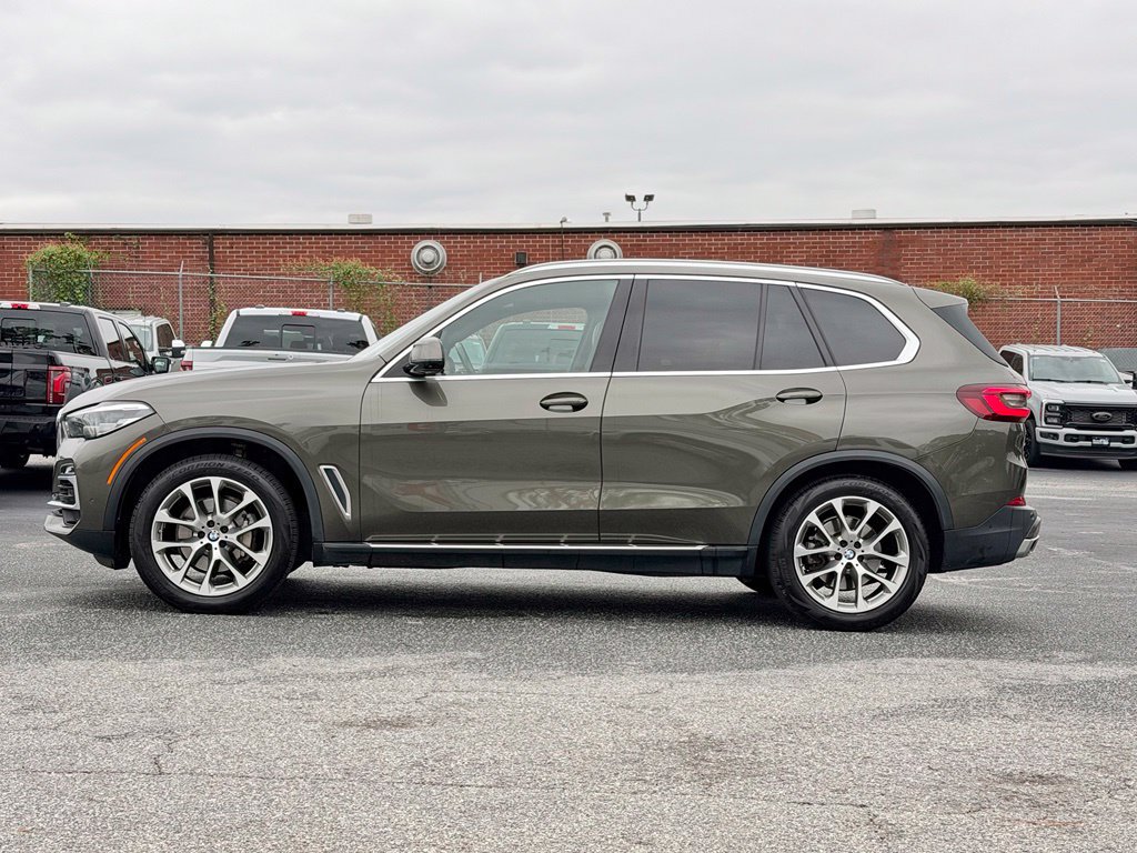 Used 2021 BMW X5 xDrive40i w/ Premium Package AWD/4WD image 2
