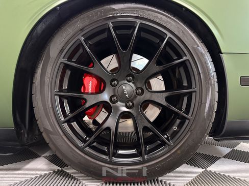 Used 2009 Dodge Challenger SRT8 w/ SRT Option Group II RWD image 16
