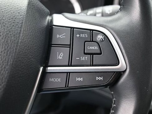 Used 2024 Toyota Highlander LE image 16