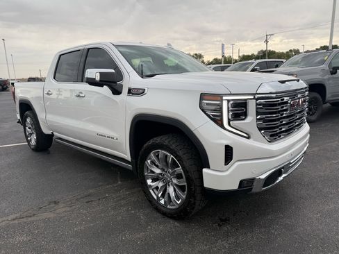 Used 2025 GMC Sierra 1500 Denali w/ Denali Reserve Package AWD/4WD image 7