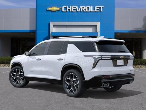 New 2026 Chevrolet Traverse High Country FWD image 3