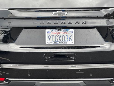 Used 2025 Chevrolet Suburban Z71 image 46