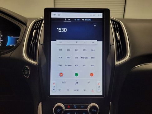 Used 2024 Ford Edge Titanium image 25