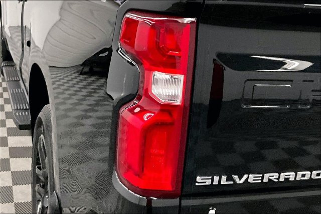Used 2024 Chevrolet Silverado 1500 RST AWD/4WD image 36