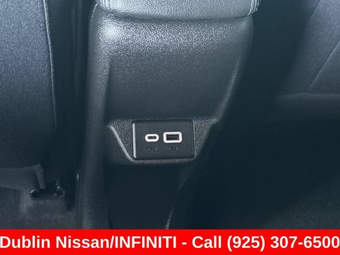Used 2023 Chevrolet Bolt EUV LT FWD image 42