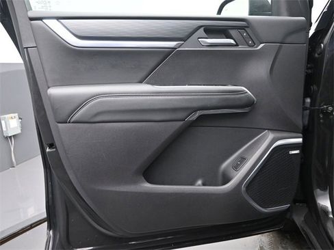 Certified 2025 GMC Acadia Elevation image 12