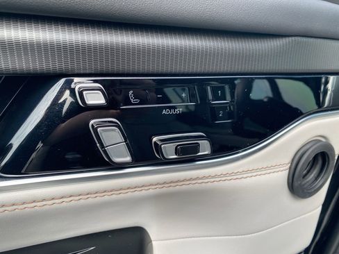 New 2026 Jeep Grand Wagoneer Summit image 11