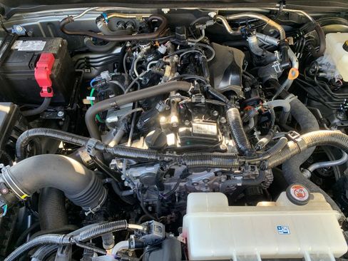 Used 2025 Toyota Tacoma TRD Off-Road image 31