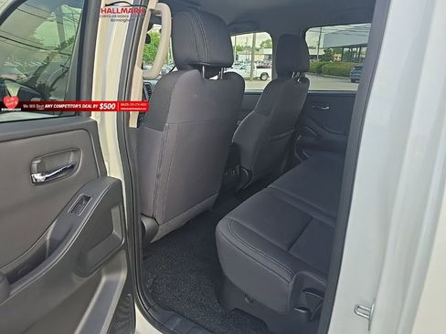 Used 2024 Nissan Frontier SV w/ SV Convenience Package RWD image 22