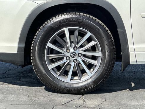 Used 2018 Toyota Highlander XLE w/ Protection Package #3 AWD/4WD image 9