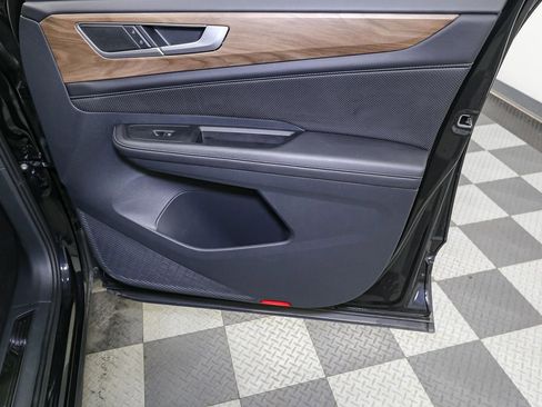 Used 2024 Volkswagen Atlas SE w/ Black Wheel Package image 21