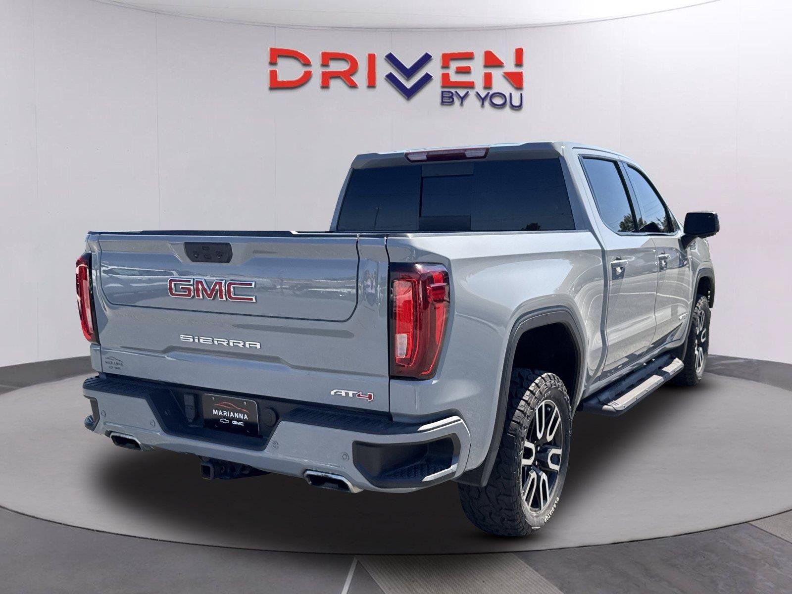 Used 2024 GMC Sierra 1500 AT4 w/ AT4 Preferred Package AWD/4WD image 4