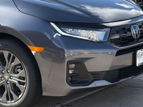 New 2026 Honda Odyssey Touring image 4
