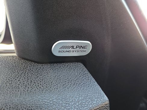 Used 2023 Dodge Charger SXT image 10