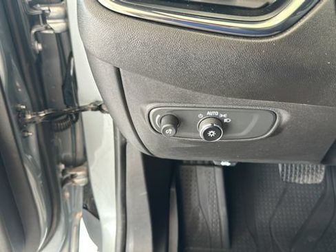Used 2024 Chevrolet Equinox RS FWD image 15