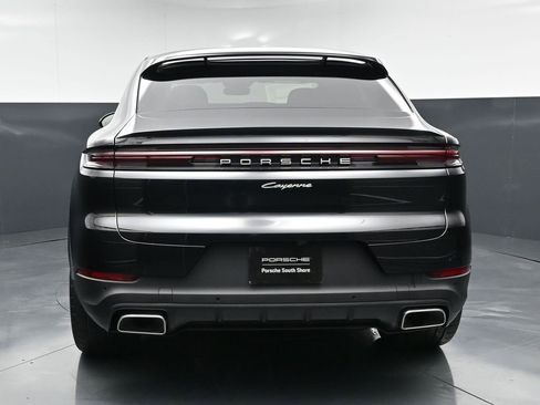 New 2026 Porsche Cayenne Coupe AWD/4WD image 7