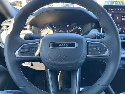 New 2025 Jeep Compass Limited image 20
