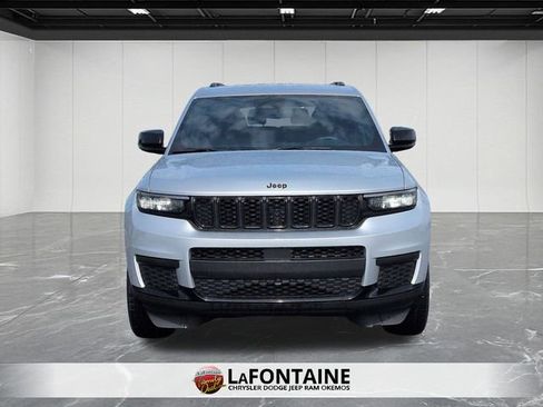 Certified 2024 Jeep Grand Cherokee L Laredo image 8