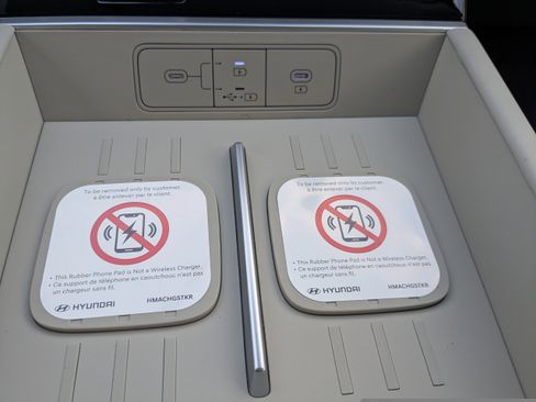 New 2026 Hyundai Santa Fe SE image 23