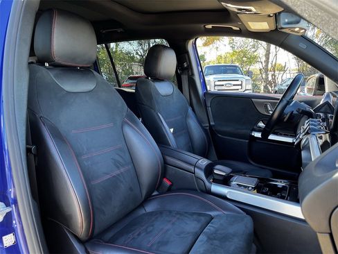 Used 2021 Mercedes-Benz GLB 250 image 25