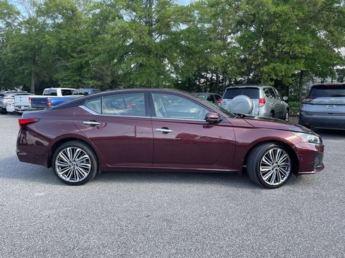 Used 2023 Nissan Altima 2.5 SL AWD/4WD image 2
