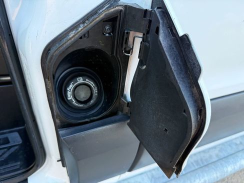 Used 2016 Ford Transit 250 130 Low Roof w/ Exterior Upgrade Package image 33