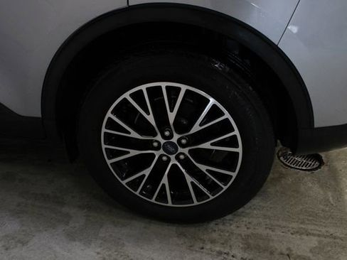 Used 2022 Ford Escape Titanium image 28