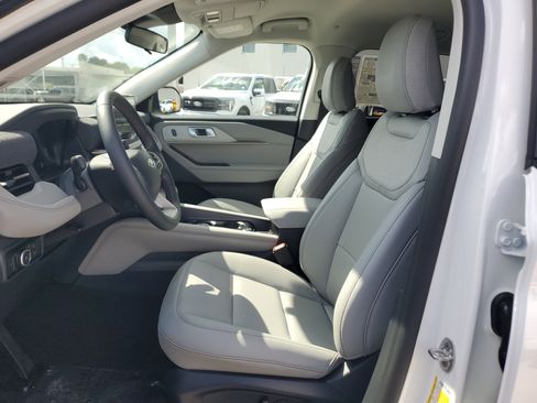 New 2026 Ford Explorer Active RWD image 10