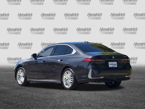 Used 2024 BMW 530i image 7