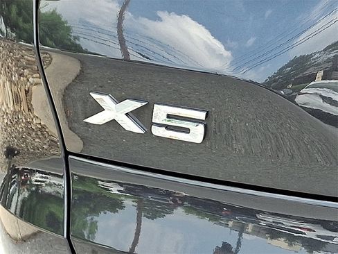 Used 2021 BMW X5 xDrive40i w/ Premium Package 2 image 31