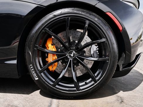 Used 2024 McLaren Artura image 22