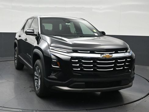 Used 2025 Chevrolet Equinox LT w/ Safety and Technology Package FWD image 8