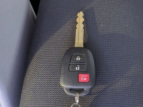 Used 2026 Toyota Corolla Cross L image 30