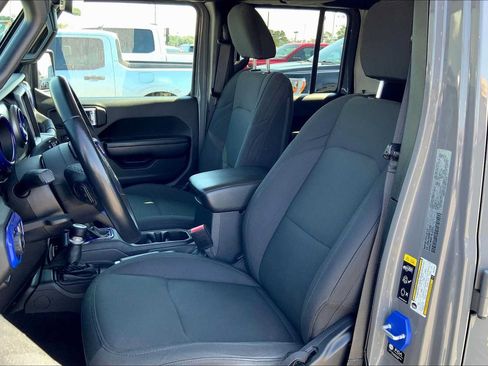 Used 2021 Jeep Gladiator Sport AWD/4WD image 8