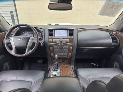 Used 2017 INFINITI QX80 4WD w/ Driver Assistance Package image 12
