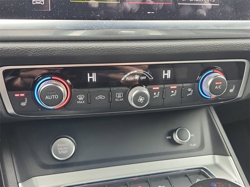 Used 2020 Audi Q3 2.0T Premium image 21