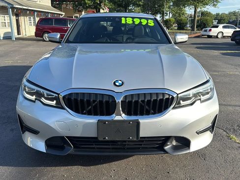 Used 2019 BMW 330i Sedan w/ Convenience Package RWD image 2