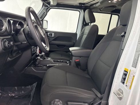 Used 2023 Jeep Wrangler Sahara image 26