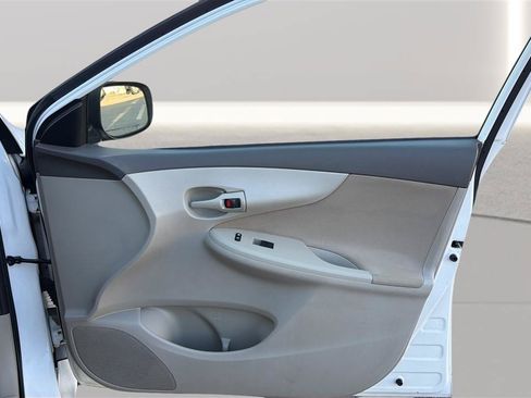 Used 2009 Toyota Corolla FWD image 16