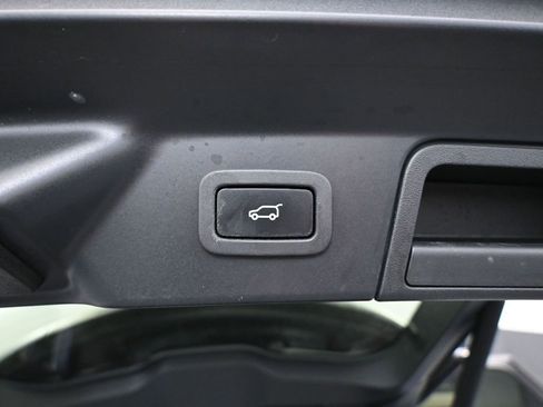 Used 2020 Land Rover Range Rover Velar R-Dynamic S image 44