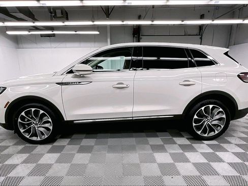 Used 2023 Lincoln Nautilus Reserve AWD/4WD image 14