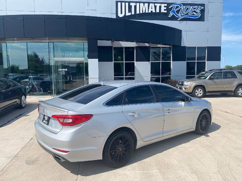 Used 2015 Hyundai Sonata SE image 9