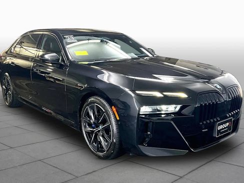 Used 2023 BMW 760i xDrive AWD/4WD image 3